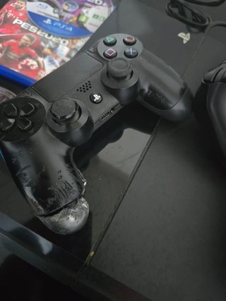 Consola PS4 + 5 Juegos + 2 Mandos