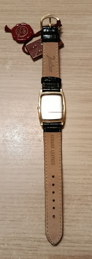 Reloj Justina Caballero Dorado y Negro