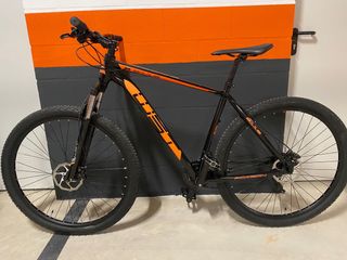 Bicicleta de Montaña Negra y Naranja