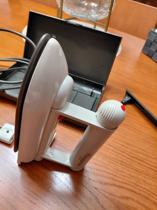 Plancha de viaje Ufesa Viaggiera plegable