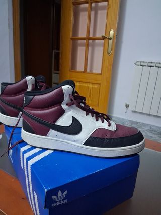 Zapatillas Nike Rojas y Blancas