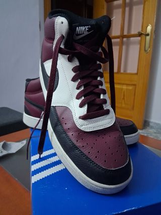 Zapatillas Nike Rojas y Blancas