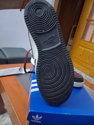 Zapatillas Nike Rojas y Blancas