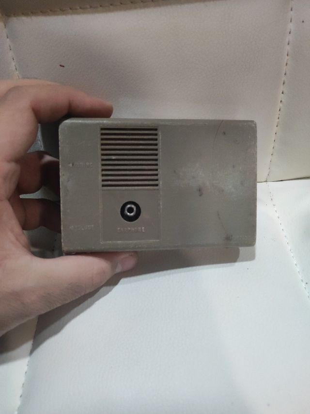 Radio Sanyo Transistor Plata para reparar