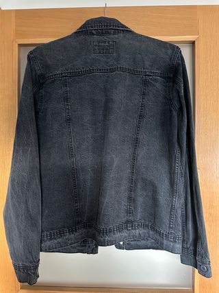 Cazadora vaquera negra Pull&Bear