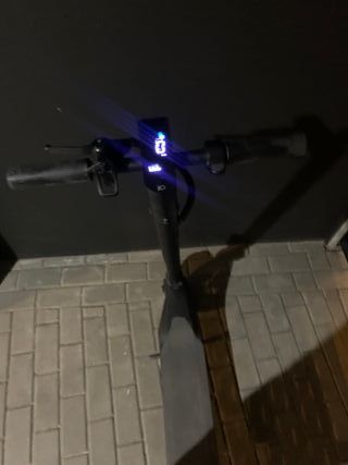 Patinete eléctrico gris