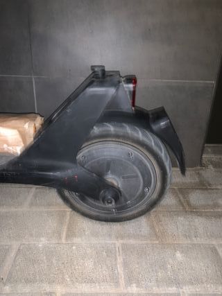 Patinete eléctrico gris
