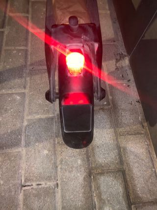 Patinete eléctrico gris