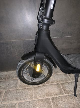 Patinete eléctrico gris