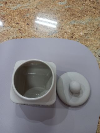 Joyero de cerámica decorado