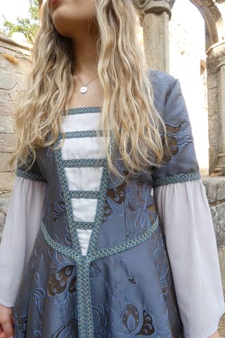 Vestido Medieval Azul con Mangas Acampanadas