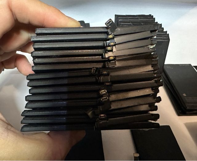 Confezione da 50 batterie originali per iPhone