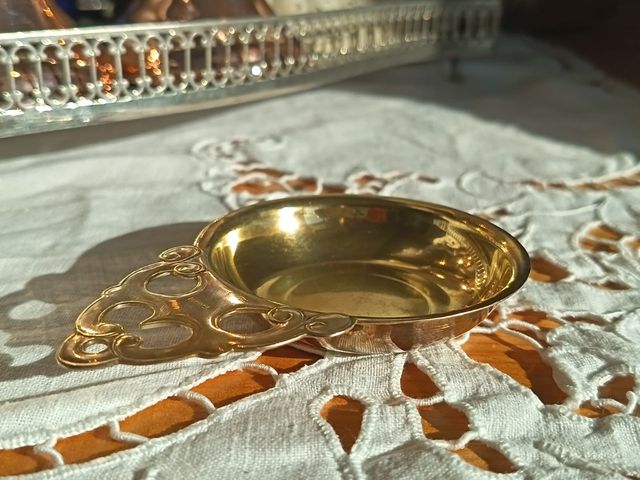 Piccola ciotola decorativa in ottone