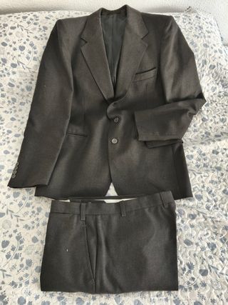 Traje de caballero negro con pantalón