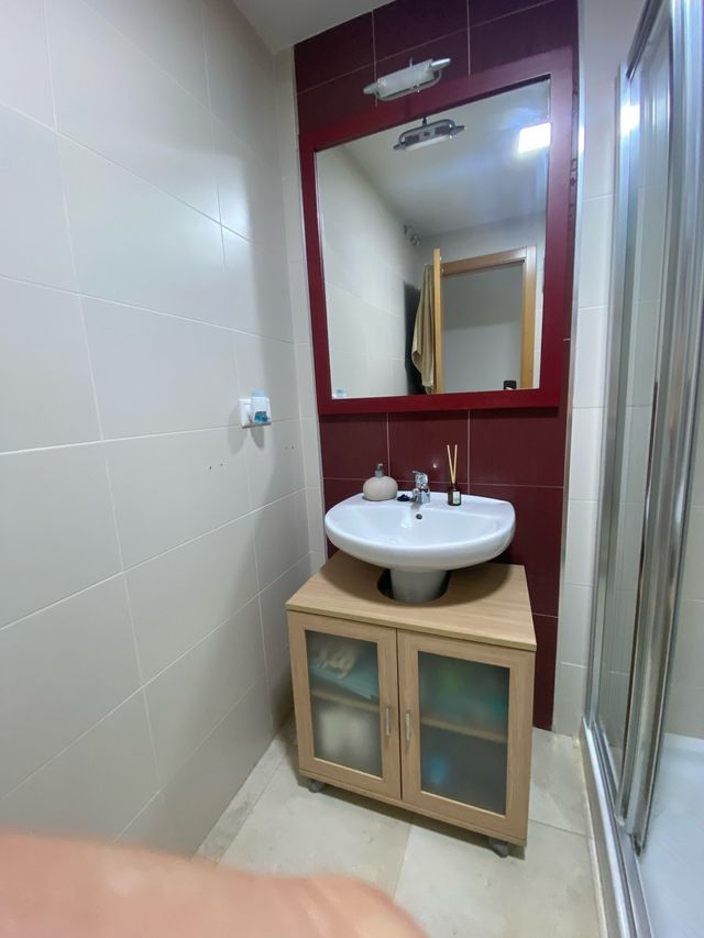 Lavabo completo con mueble y espejo con luz
