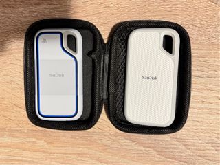 2x SanDisk Extreme + Funda Protectora