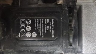 Taladro percutor eléctrico