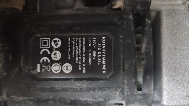 Taladro percutor eléctrico 