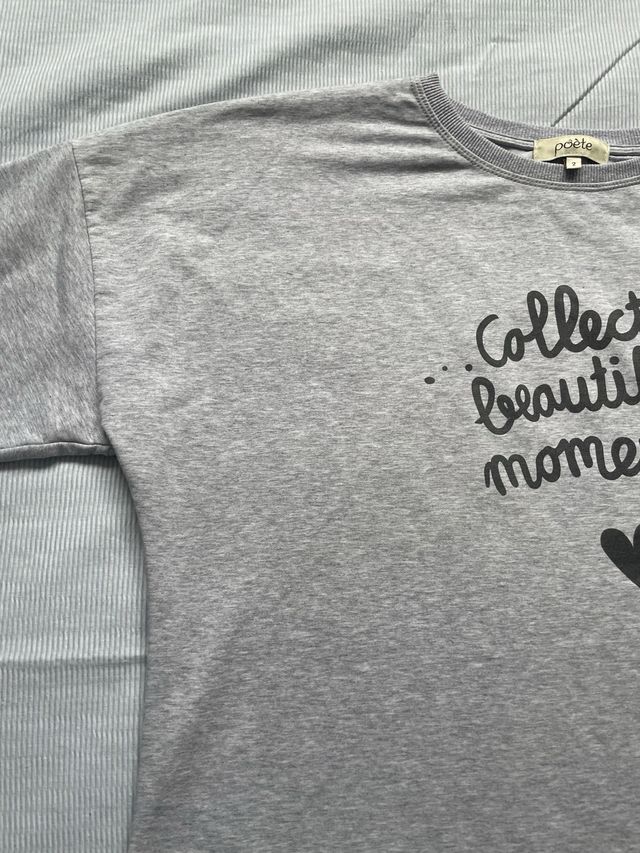 Camiseta Poète gris con volantes