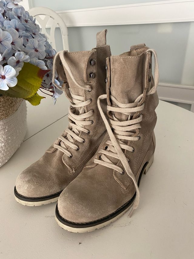 Botas Bimba y Lola ante beige