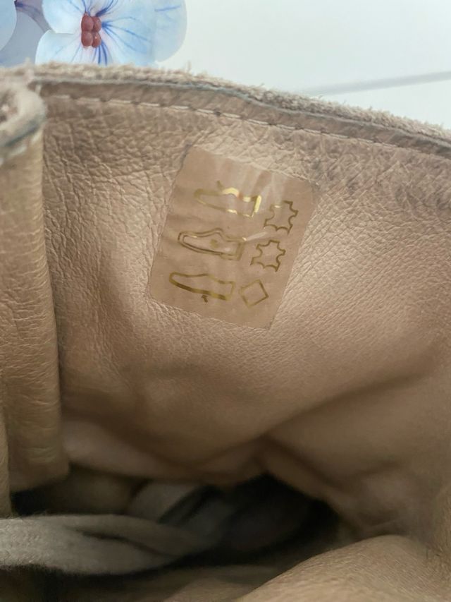 Botas Bimba y Lola ante beige