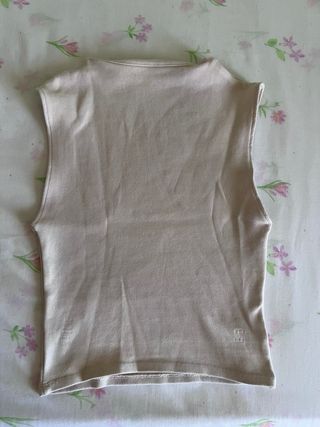 Top sin mangas beige