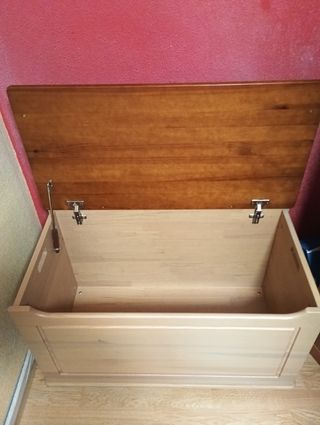 Baúl de madera para habitación infantil