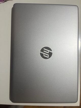 HP Laptop 15s-fq2xxx Plata