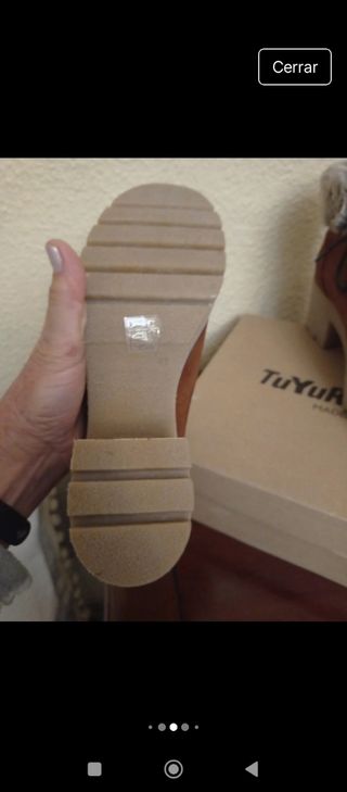 Botas ante marrones forradas con cordones