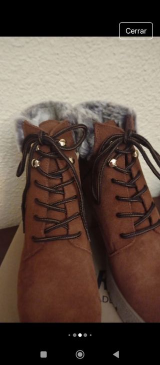 Botas ante marrones forradas con cordones