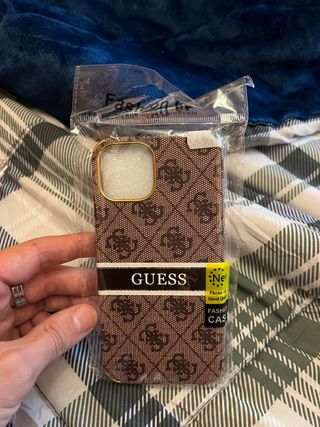 Funda Guess iPhone 13