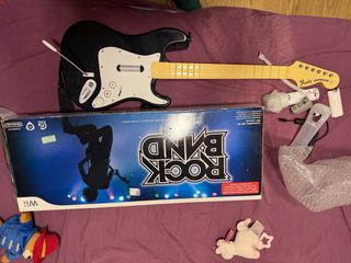 Guitarra Fender Stratocaster + Juego Rock Band Wii