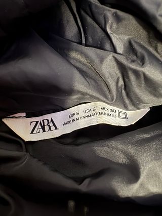 Chaleco acolchado con capucha Zara