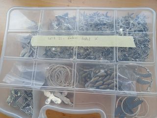 Lotes  piezas  de metal, por cierre negocio

