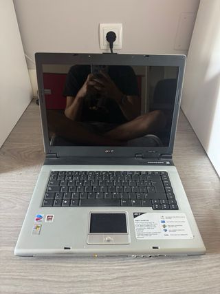 Portátil Acer Aspire 1654WLMi