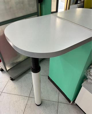 Mesa alta tipo mostrador auxiliar