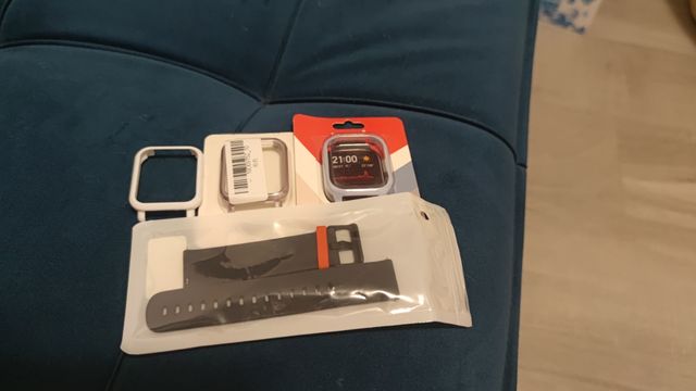 Reloj Amazfit Smartwatch Naranja y Blanco