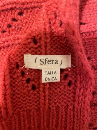 Bufanda tejida para niña con flor