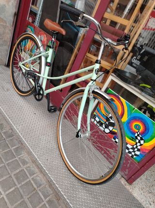 Bicicleta urbana color menta