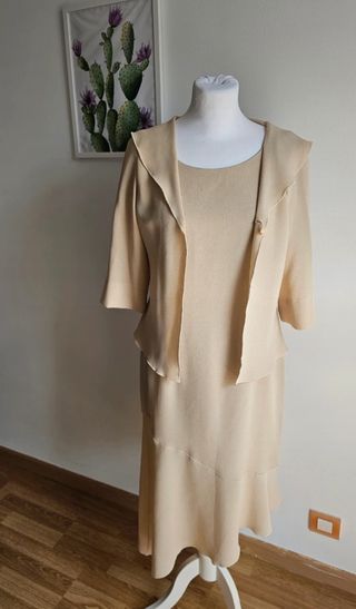 Conjunto falda y camisa beige mujer