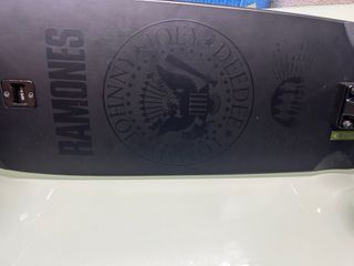 Skate Cruiser Globe Ramones Hey Ho 32”