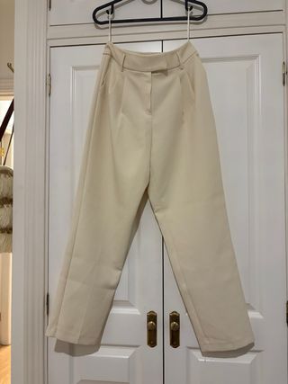 Pantalón de pinzas beige