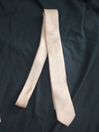 Lote 2 corbatas estrechas negra y beige
