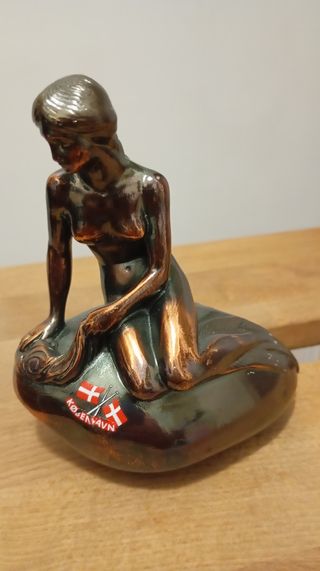 Figura Sirena Copenhague con Banderas Dinamarca