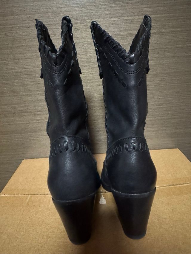 Botines Cowboy de piel Mango