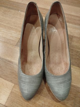Tacones plateados Talla 38