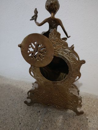 Reloj de sobremesa antiguo de bronce