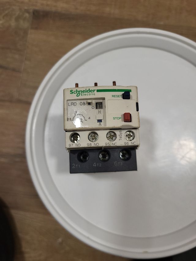 Relé Térmico Schneider LRD08