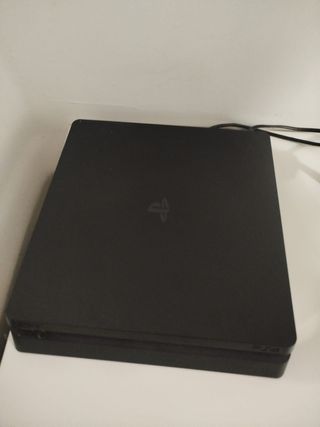 PS4 (PlayStation 4) Negra + 3 Mandos y 5 Juegos