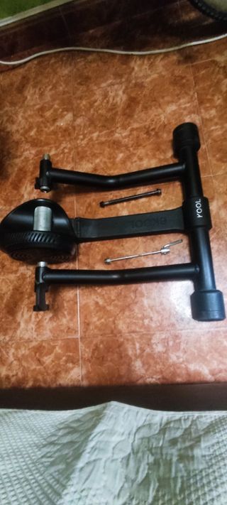 Rodillo Bkool y Eje Pasante MTB